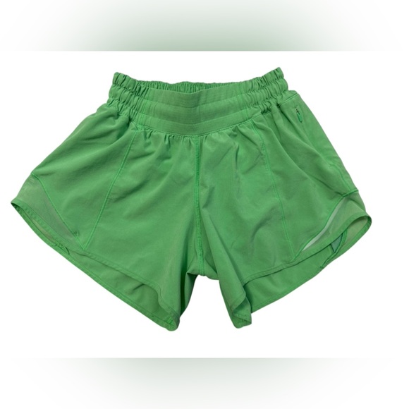 Lululemon Hotty Hot Low-Rise Lined Short 4" in Pistachio - Picture 5 of 6